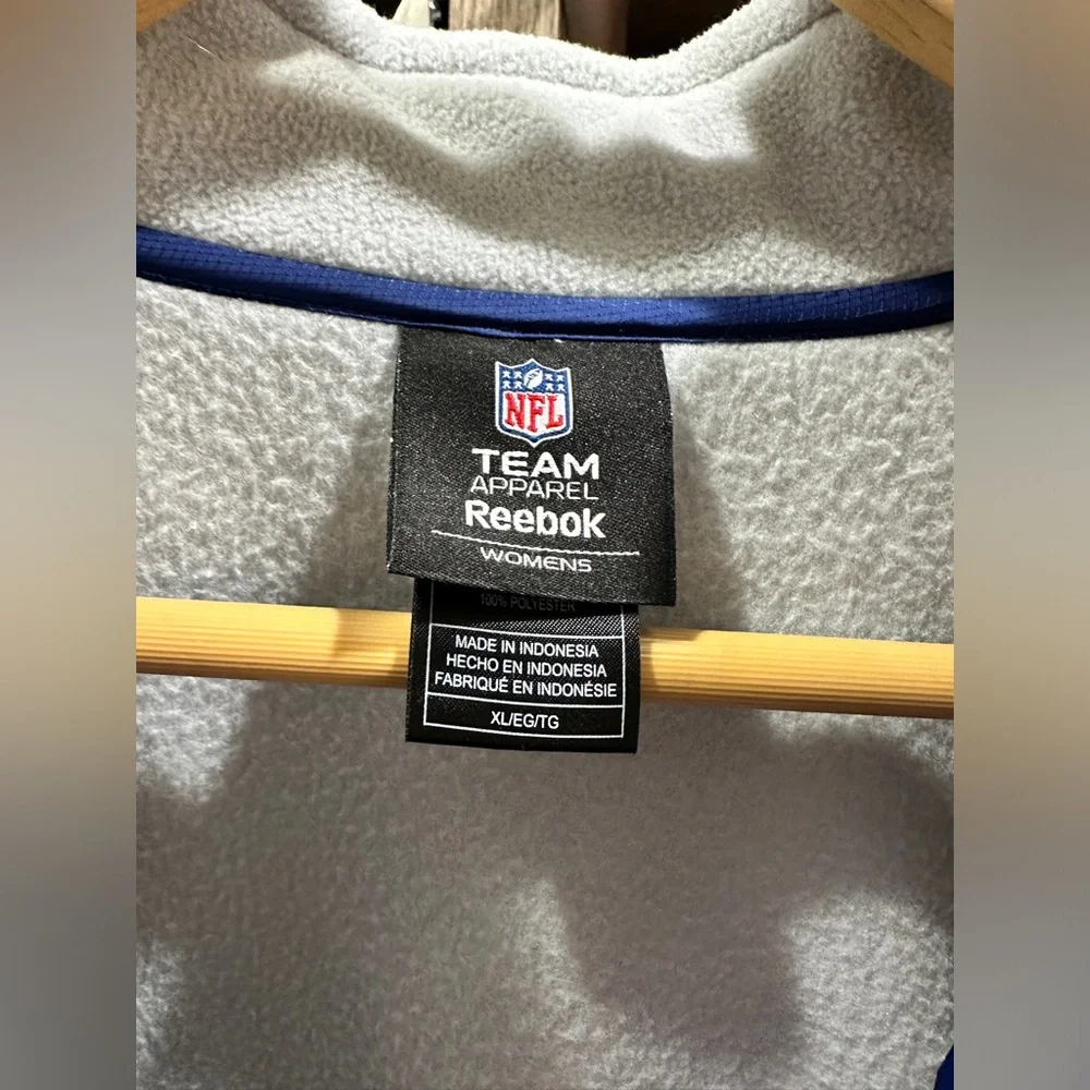 NWOT‎ - New York Giants fleece jacket. Women’s XL long sleeve.
Put to pit: 22” - Picture 3 of 10